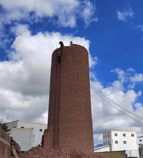 煙囪拆除公司:專業(yè)拆除廠家,確保您的安全與環(huán)保